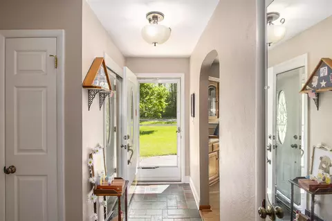 Entry Way - 5800 Lansing, Jackson, MI 49201 photo 1 of 2