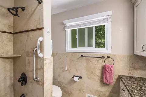 Bath - 5800 Lansing, Jackson, MI 49201 photo 2 of 3
