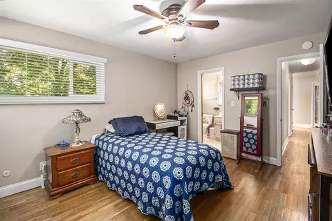 Bedroom - 5800 Lansing, Jackson, MI 49201 photo 2 of 3
