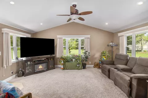 Living - 5800 Lansing, Jackson, MI 49201 photo 2 of 2