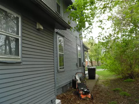 Exterior - 943 S Gorham, Jackson, MI 49203 photo 6 of 13