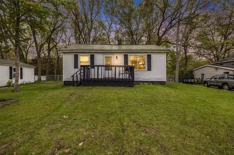 1891 Hilt, Muskegon, MI 49445