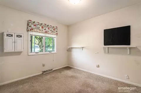 989 Maple, Ada, MI 49301 photo 15