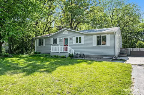 989 Maple, Ada, MI 49301 photo 19
