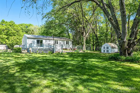 989 Maple, Ada, MI 49301 photo 23