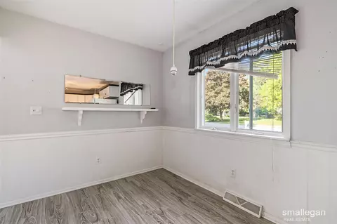 989 Maple, Ada, MI 49301 photo 14