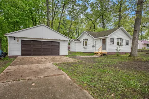 1352 E Hess Lk, Grant, MI 49327