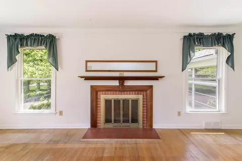 Living - 7265 Dexter Ann Arbor, Dexter, MI 48130 photo 2 of 5