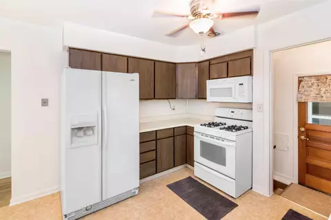 Kitchen - 7265 Dexter Ann Arbor, Dexter, MI 48130 photo 3 of 3