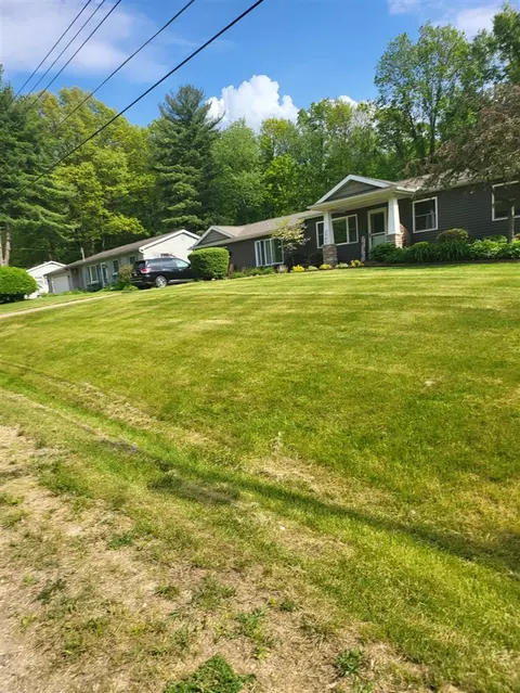 2565 Dan, Jackson, MI 49201 photo 2