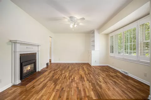 514 N Kalamazoo, Marshall, MI 49068 photo 3