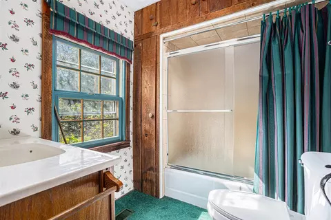 Bath - 11368 Baseline, Hickory Corners, MI 49060 photo 4 of 4
