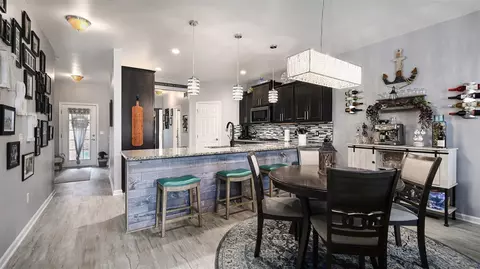 Kitchen - 49151 Diane #136, Macomb, MI 48042 photo 1 of 4