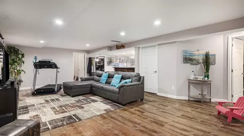 Other - 49151 Diane #136, Macomb, MI 48042 photo 9 of 13