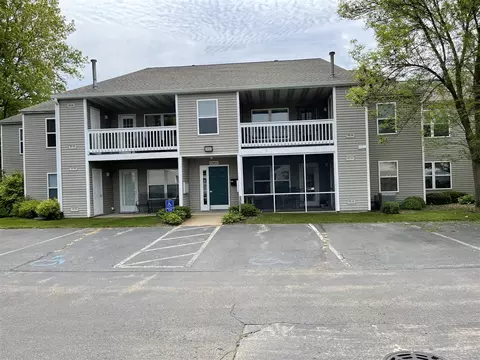 3162 Poplar Crk, Grand Rapids, MI 49512