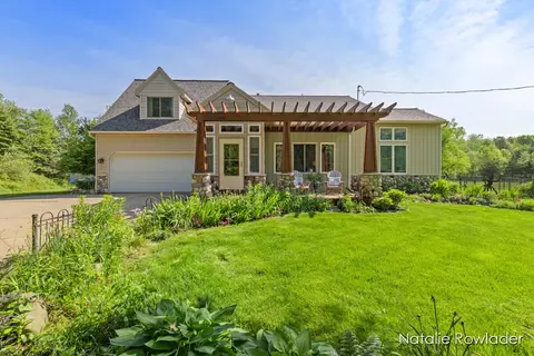 3201 5th, Wayland, MI 49348