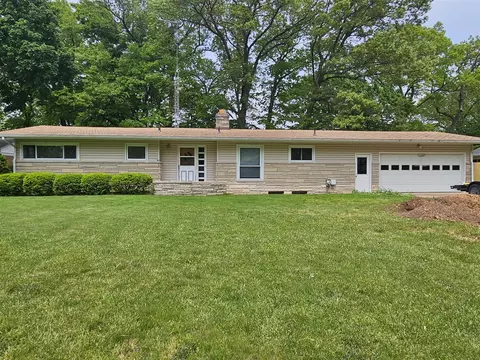 1949 N Valley Vw, Saint Joseph, MI 49085