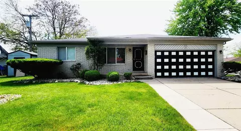 99 Inches, Mount Clemens, MI 48043