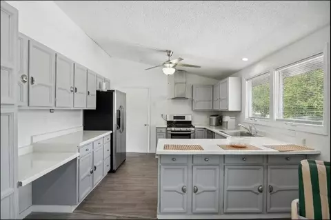 Kitchen - 5871 Squires, Jackson, MI 49201 photo 2 of 7