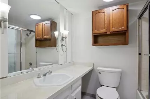 Bath - 5871 Squires, Jackson, MI 49201 photo 1 of 5