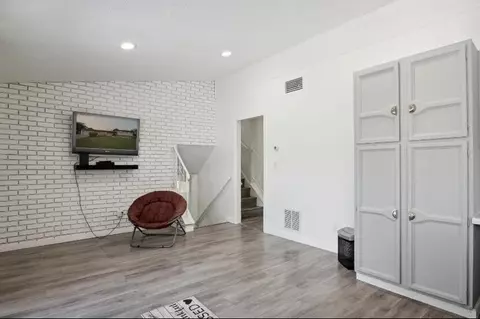 Entry Way - 5871 Squires, Jackson, MI 49201 photo 5 of 6