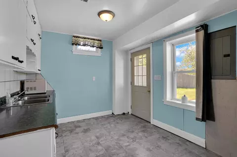 228 Ballard, Jackson, MI 49201 photo 9
