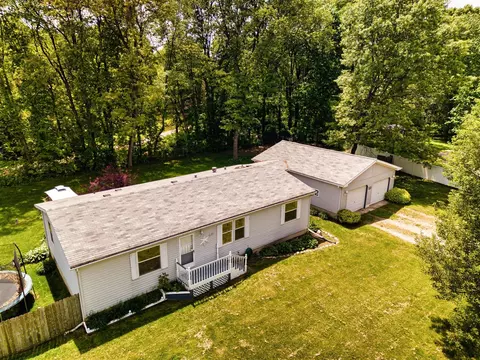 105 Ridgewood, Delton, MI 49046