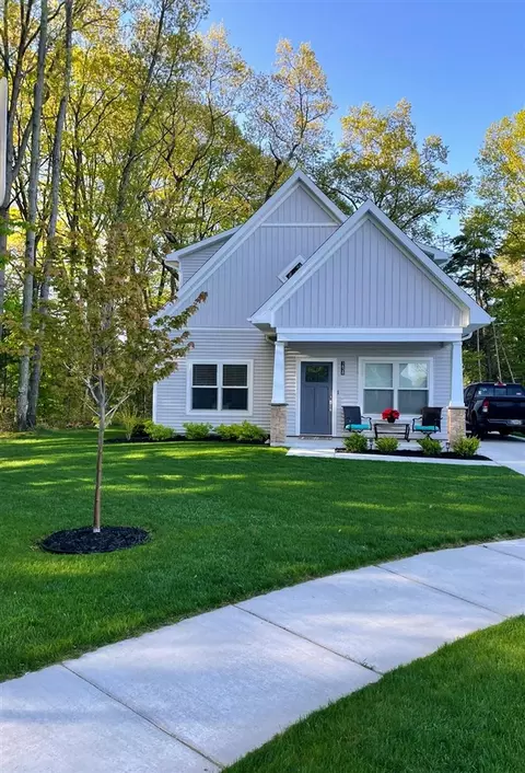 1828 Robinson, Grand Haven, MI 49417