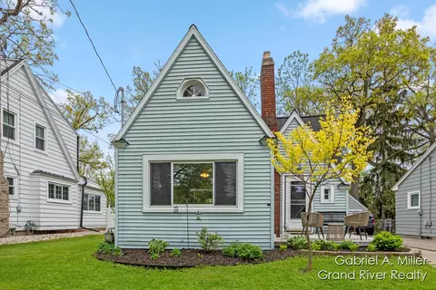 838 Oaklawn, Grand Rapids, MI 49505
