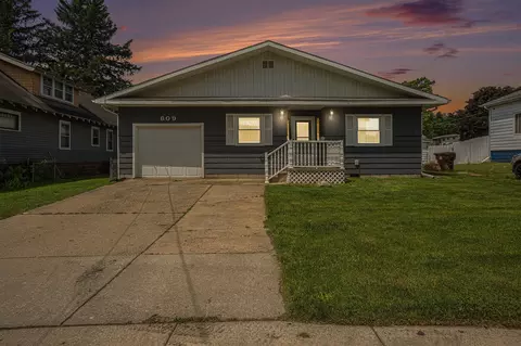 609 N Jackson, Ionia, MI 48846