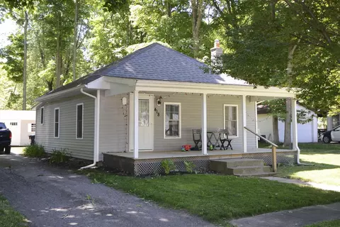 418 E Berrien, Paw Paw, MI 49079