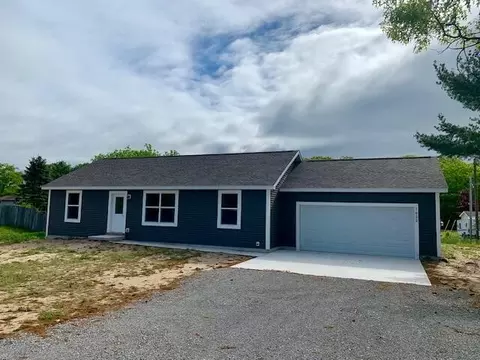 1922 Kennedy, Ludington, MI 49431