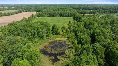 2500 E Hastings Lk, Jonesville, MI 49250