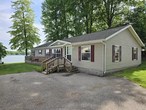 6363 Lakeshore, Lakeview, MI 48850