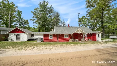 Exterior - 9945 Toohy, Harrison, MI 48625 photo 3 of 13