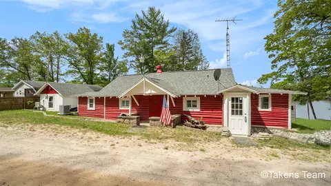Exterior - 9945 Toohy, Harrison, MI 48625 photo 2 of 13