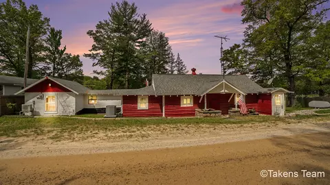 Exterior - 9945 Toohy, Harrison, MI 48625 photo 5 of 13