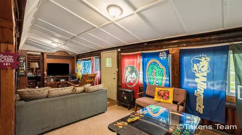 Living - 9945 Toohy, Harrison, MI 48625 photo 4 of 5
