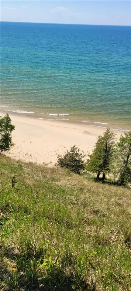 10827 Old Freesoil, Manistee, MI 49660