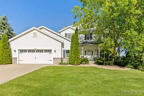8544 Rainbows End, Caledonia, MI 49316