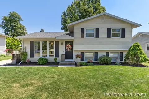 338 Kinross, Rockford, MI 49341