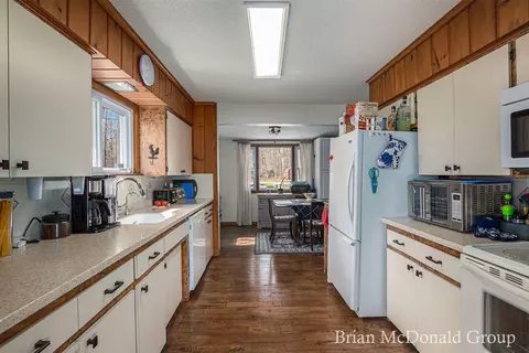10804 Riverview, Big Rapids, MI 49307 photo 2