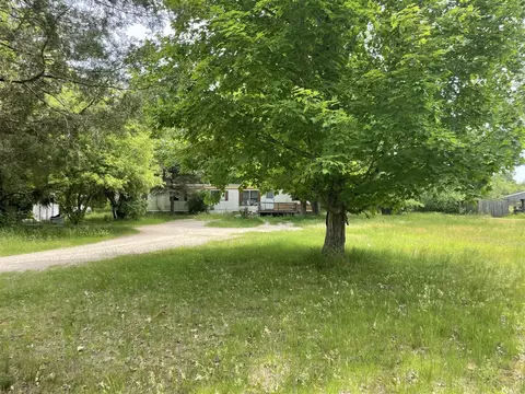361 5 68th, South Haven, MI 49090