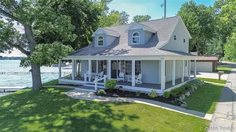 3392 Elmwood Bch, Middleville, MI 49333