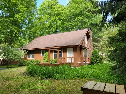 17221 James, Holland, MI 49424