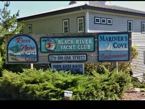 300 Oak #5, South Haven, MI 49090