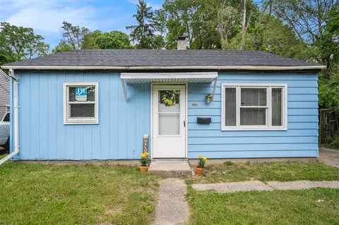 1901 Elder, Kalamazoo, MI 49048