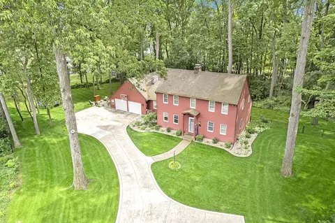 1745 Sevenoaks, Jackson, MI 49203