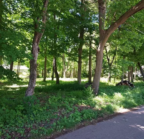 4952 Woodward, Coloma, MI 49038