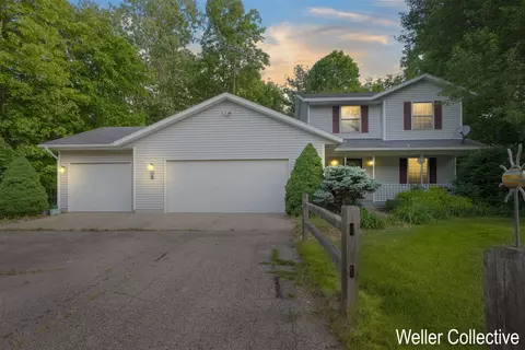 2561 Deer, Dorr, MI 49323